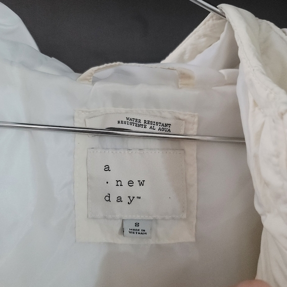 A New Day Off White Puffer Jacket - Picture 5 of 7